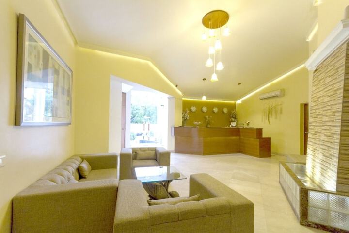 Guest Lobby