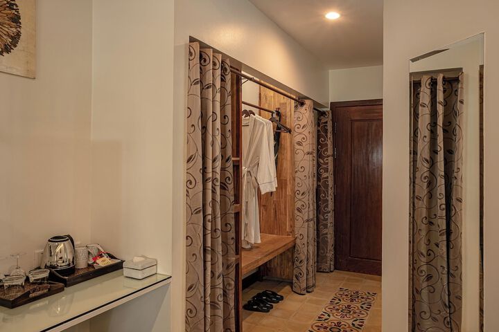 Room 20 of 86