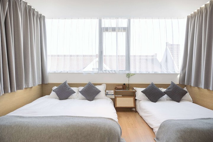 Room 5 of 125