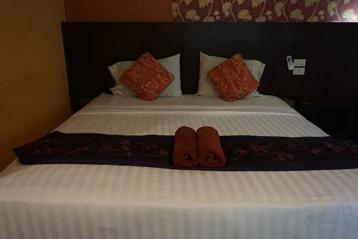 Room 52 of 56