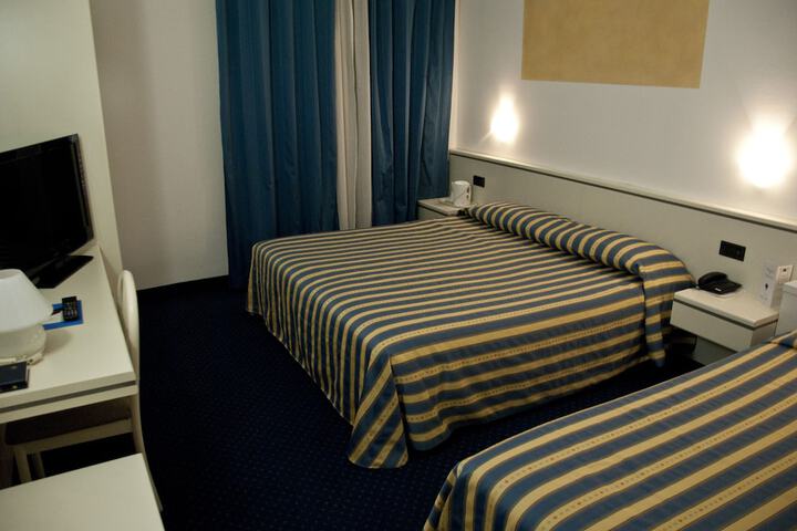 Room 5 of 86