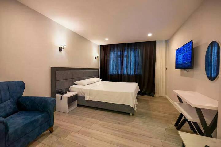 Room 2 of 8