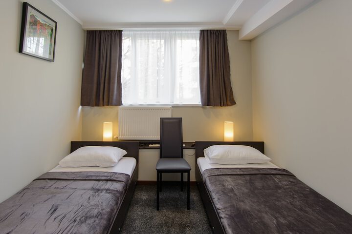Room 11 of 41