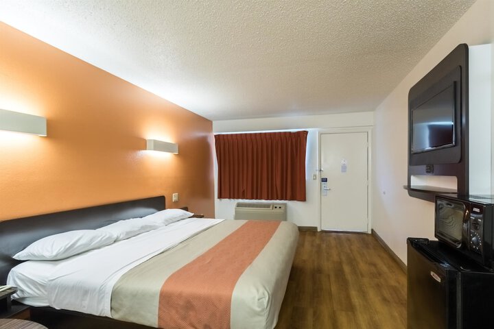 Motel 6 Crawfordsville IN Crawfordsville | Bookonline.com