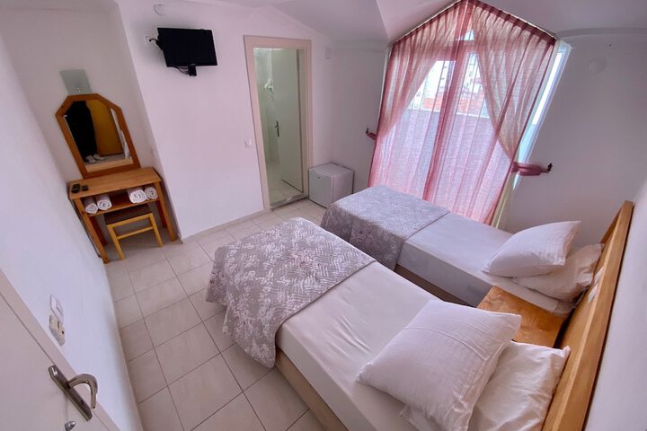 Room 15 of 49