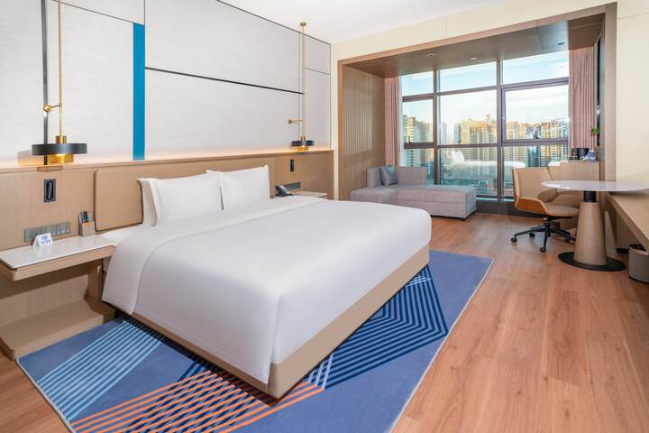 Room 4 of 41