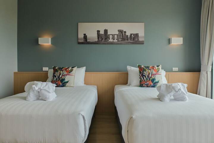 Room 18 of 33