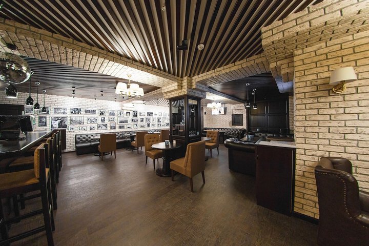 Lounge 47 of 55