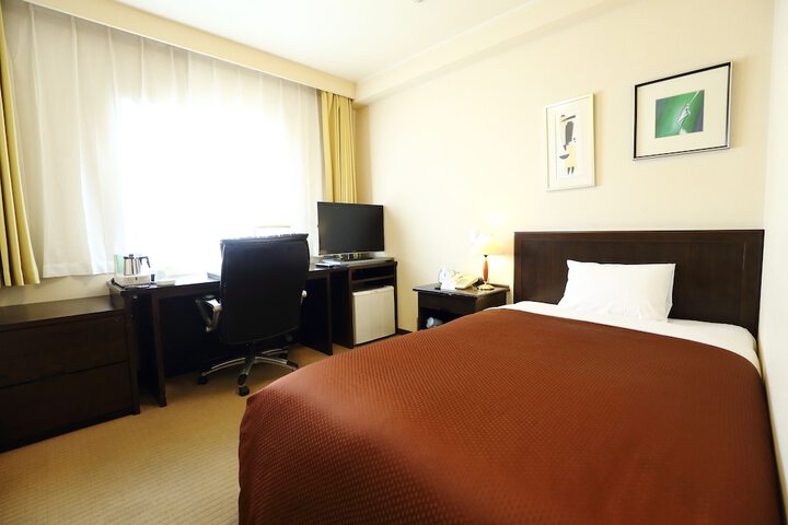 Room 4 of 40