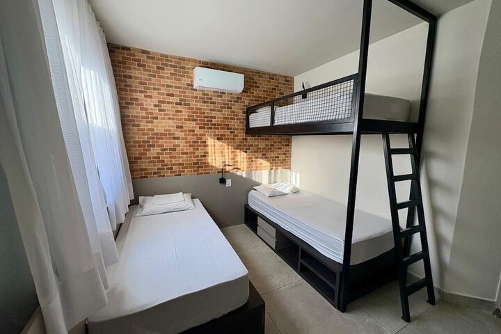Room 68 of 143