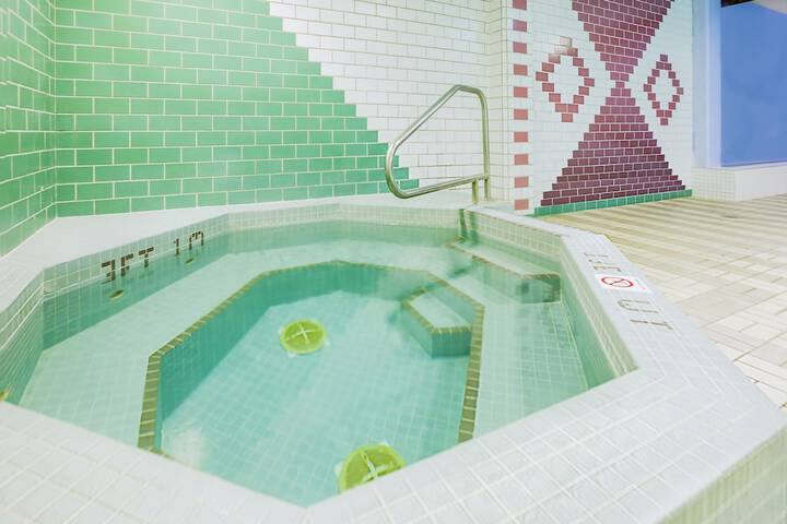 Hotel with Pool