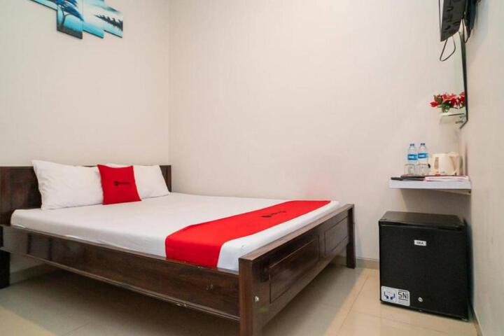 RedDoorz at MERR Rungkut Jl Gunung Anyar