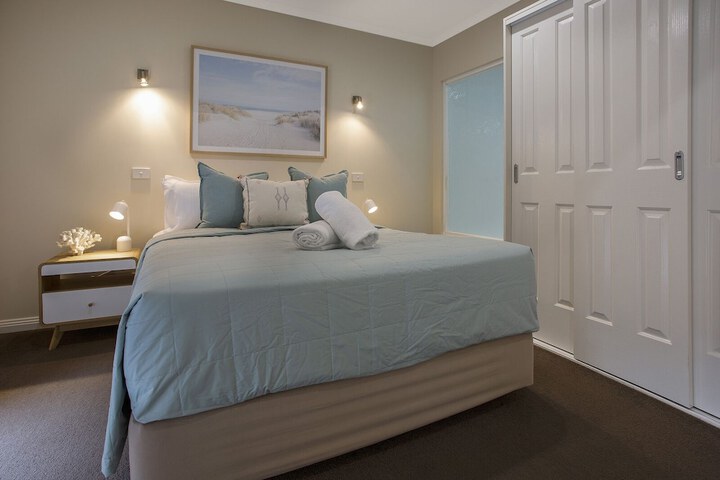 Room 2 of 192