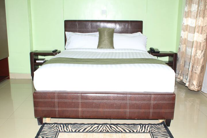 Room 4 of 36