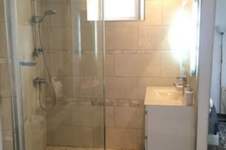 Room 2 of 9