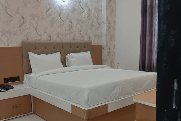 Room 14 of 42