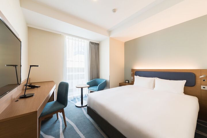 Room 9 of 27