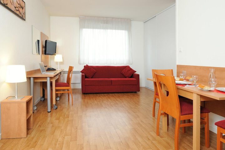 Room 13 of 23