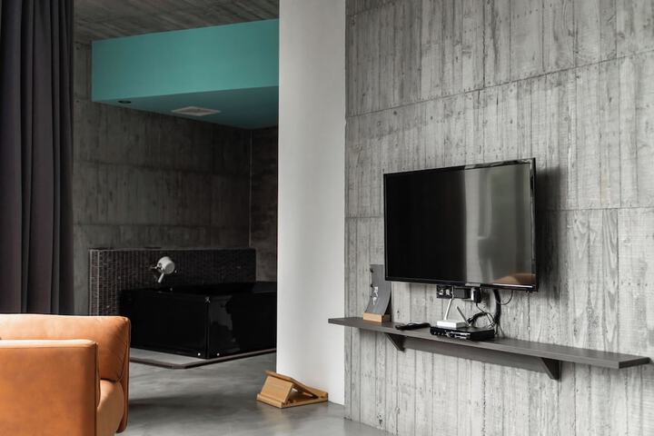 Room 42 of 57