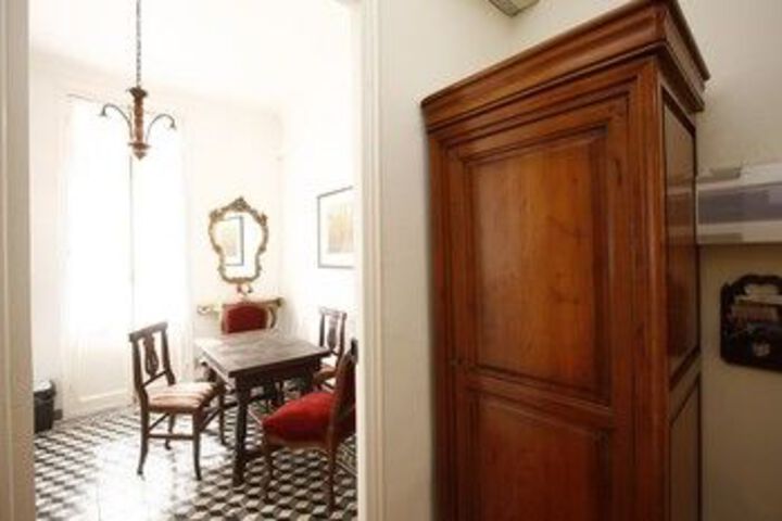 Room 4 of 11