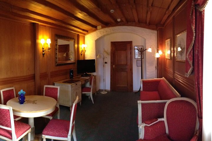 Room 26 of 161