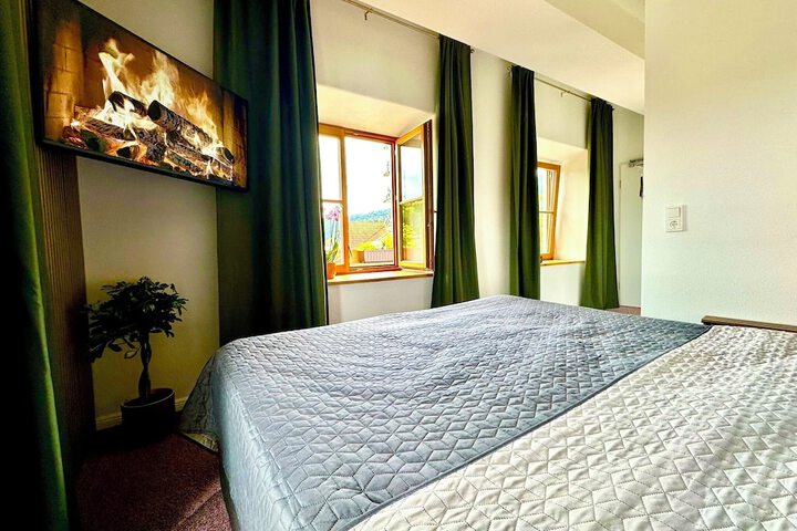 Room 4 of 31
