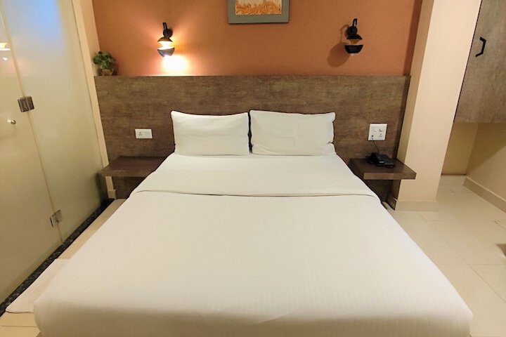 Room 11 of 52