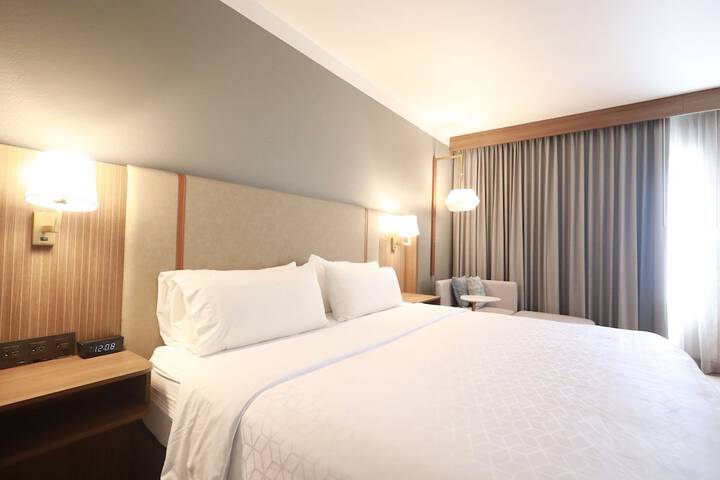 Room 35 of 138