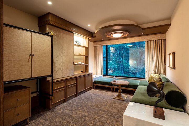 Room 15 of 25