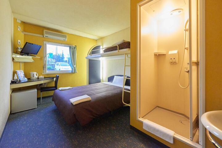Room 8 of 61