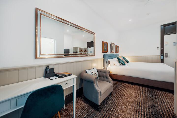 Room 80 of 108
