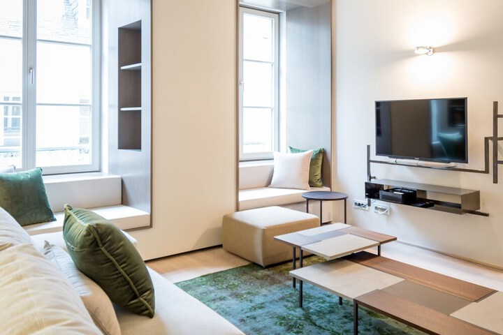 Room 5 of 17