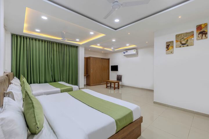 Room 10 of 36