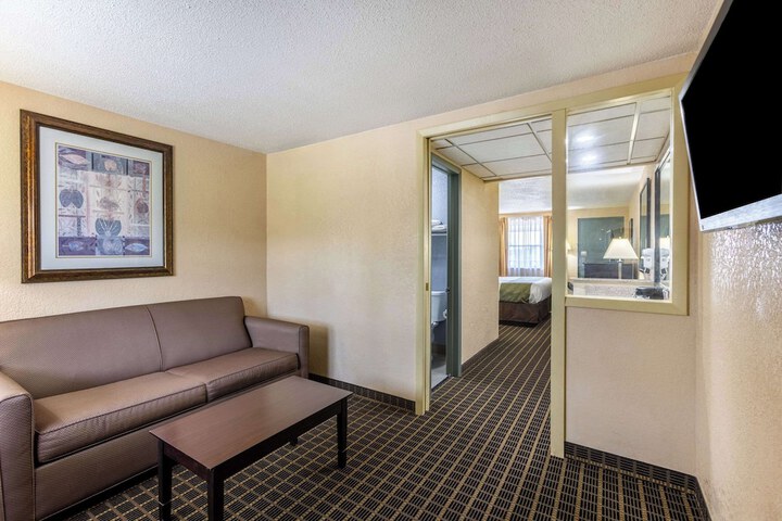 Room 25 of 36
