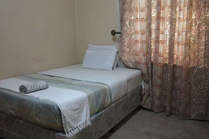 Room 13 of 40