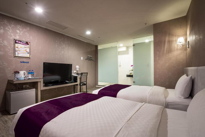 Room 8 of 41