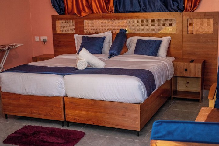 Room 4 of 34