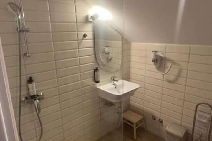 Room 15 of 21