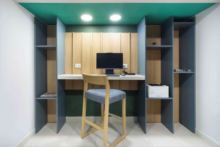 Business Center 124 of 129