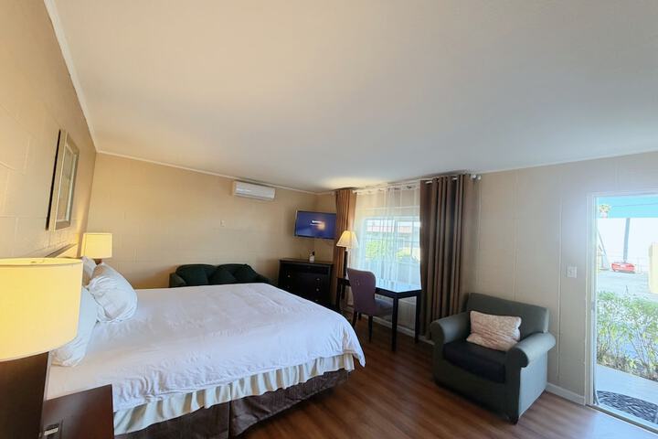 Room 13 of 43