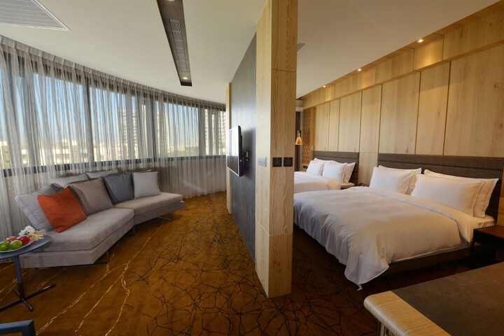 Room 3 of 41