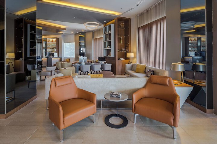 Entrance & Lobby