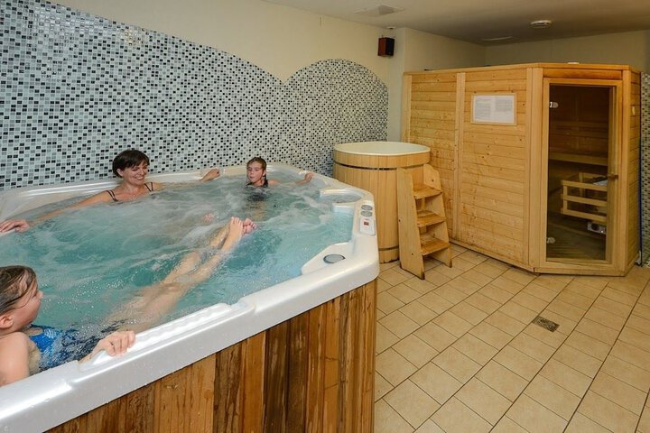 Spa 44 of 92