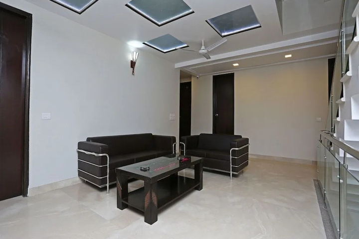 Room 3 of 20