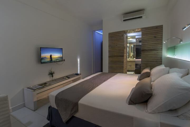 Room 6 of 42