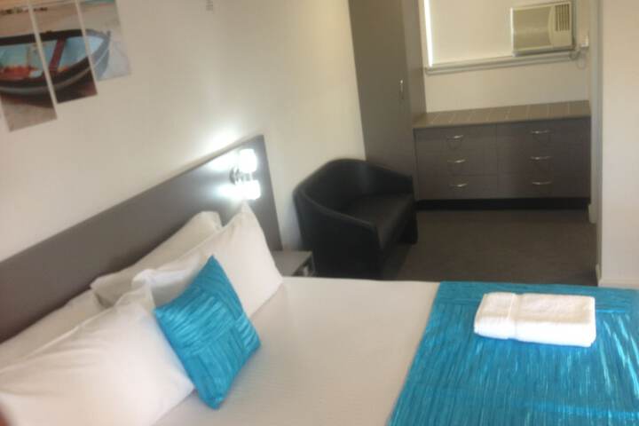 Room 4 of 34