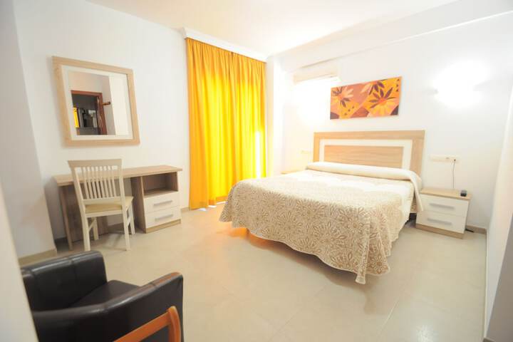 Room 3 of 40
