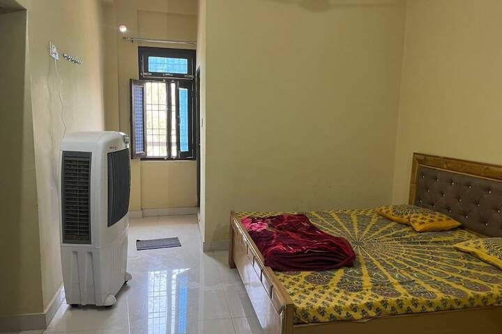 Room 5 of 17