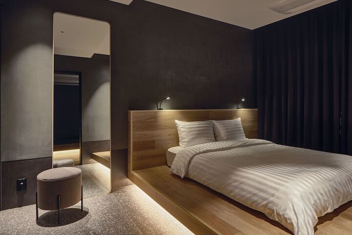 Room 11 of 87