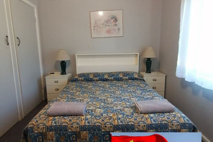 Room 4 of 25